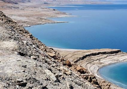 البحر الميت يشهد حالة جفاف