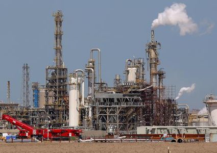 الكويت تتأهب لاستيراد البنزين