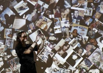 معرض بريطاني يرفع صور  السيلفي لمقام الفن