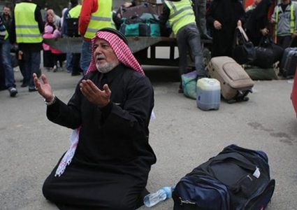 بحث مع الجانب المصري ترتيبات سفر ألفي معتمر من غزة