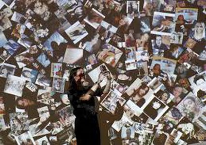 معرض صور سيلفي في بريطانيا للمرة الأولى