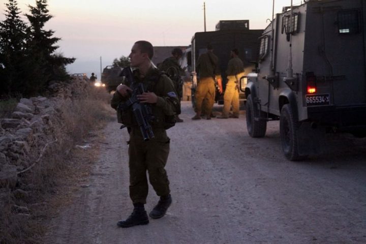 الاحتلال يختطف شابا في قلقيلية