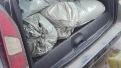 ضبط نصف طن من الخيوط المهربة من مستوطنة بركان