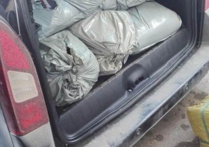 ضبط نصف طن من الخيوط المهربة من مستوطنة بركان