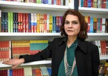 روائية تركية تفوز بجائزة ثيودور هويس