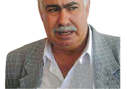 من يكفكف دموع الأرض؟