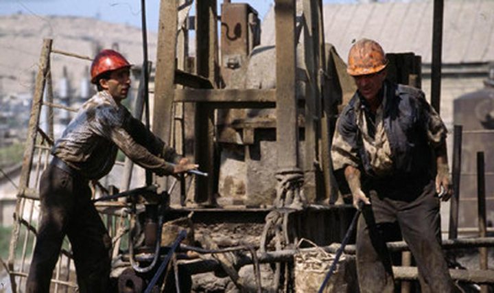 هبوط النفط بسبب ارتفاع عدد الحفارات بأميركا