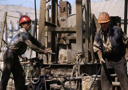 هبوط النفط بسبب ارتفاع عدد الحفارات بأميركا