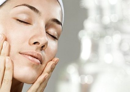 اذا كانت بشرتك دهنية اتبعي هذا الروتين