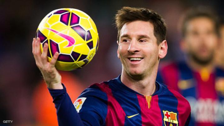 هل سيكمل ميسي مشواره مع برشلونة؟