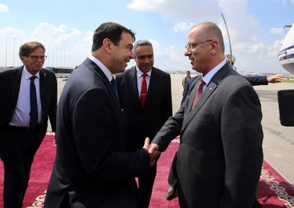 رئيس الوزراء يشارك في اجتماع وزراء الداخلية العرب في تونس (فيديو)