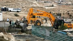 الاحتلال يهدم كرفانات وخيام في سلفيت