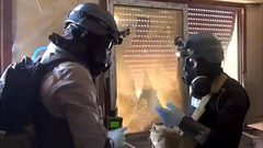 طواقم الاطفاء تخمد حريق منزل في اريحا