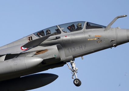 الدفعة الثالثة من طائرات الرافال تصل مصر