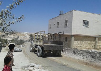 طلبة "تقوع" .. طريقهم إلى المدرسة معبدة بالإيقاف والملاحقة