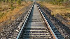 كاتس: سكة حديد مع الأردن والسعودية يمنحها منفذ بحرياً