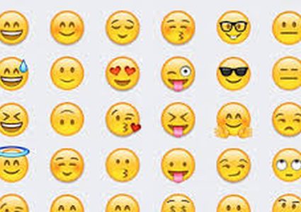 تطبيق يحوّل وجهك إلى الإيموجي الذي تحبه