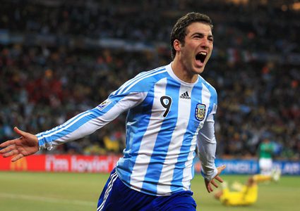 هيغواين يقود يوفنتوس لنهائي الكأس