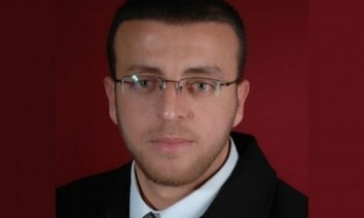 الاحتلال يبقي على اعتقال القيق