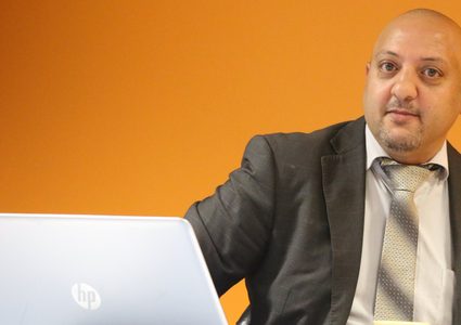 ولا عشرة على الشجرة