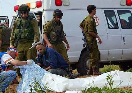 مقتل اسرائيلي طعنا بالسكين وإصابة اثنين اخرين