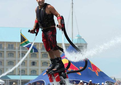 "الرجل الطائر" يحطم رقما قياسيا