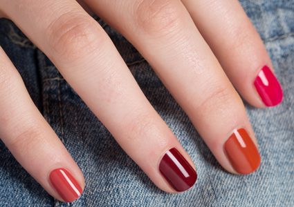 اختاري اللون المناسب لشكل أظافرك