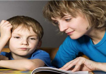 للواجبات المدرسية مخاطر..ما هي؟