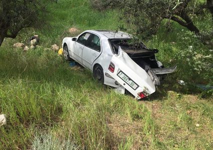 انقلاب مركبة بحادث سير ذاتي (صور)