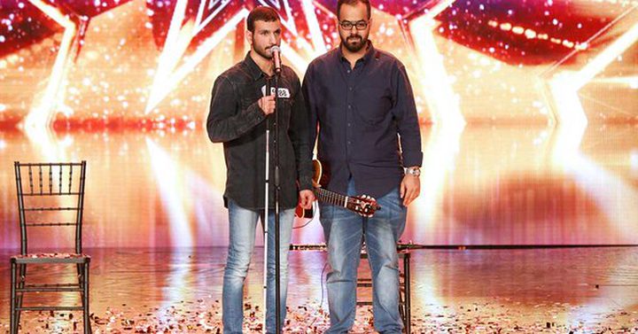 متسابقان يأخذان الباز الذهبي بعرض أبكى الجمهور