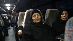 الاحتلال يلغي زيارة أهالي أسرى غزة اليوم