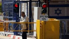 اسرائيل تغلق معبر طابا خشية وقوع تفجيرات