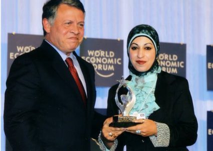 فداء أبو تركي .. عطاء يتجاوز فلسطين (صور)