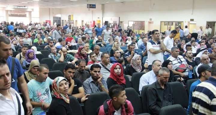 الأعياد اليهودية تعرقل حركة المسافرين عبر معبر الكرامة