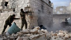 اشتباكات عنيفة بحلب وروسيا تتوعد