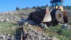 الاحتلال يجرف محيط حاجز جبارة