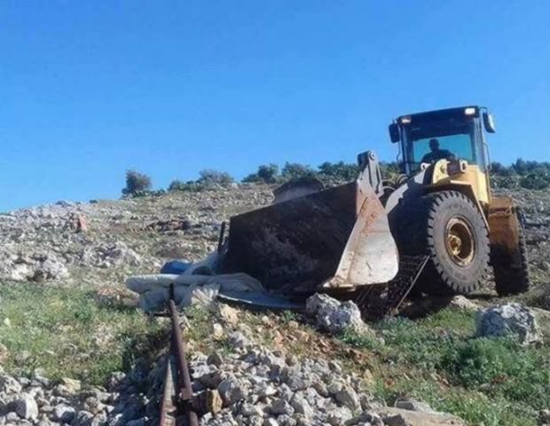 الاحتلال يجرف محيط حاجز جبارة