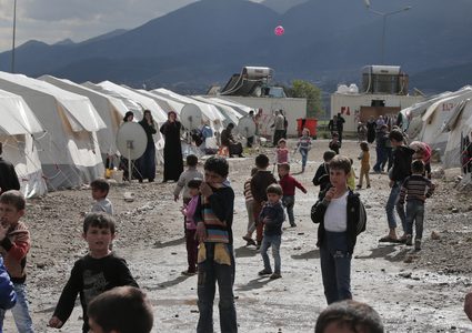 عشرات الأتراك يهاجمون لاجئين سوريين