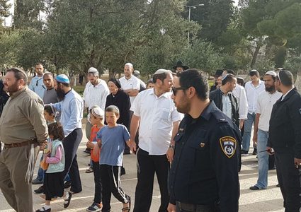 توتر في الأقصى (صور)