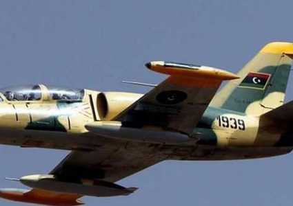 طائرات حكومة الوفاق تقصف مواقع لحفتر