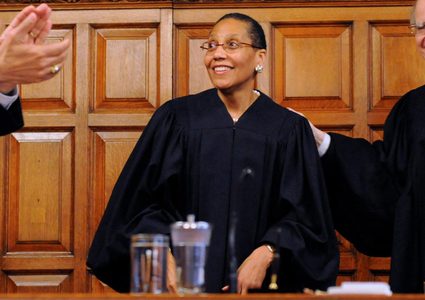 العثور على جثة اول قاضية مسلمة بنهر هدسون