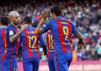 برشلونة يبحث في التخلي عن ثلاثة من نجومه