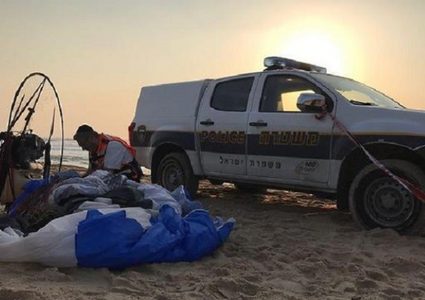 مقتل إسرائيلي إثر سقوط مظلته