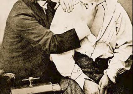 تاريخ الإبتسامة...وأبرز أنواعها