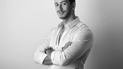 سعد المجرد خارج السجن في باريس"فيديو"