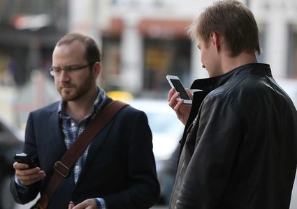 ما هو مرض عنق هاتف الجوال؟