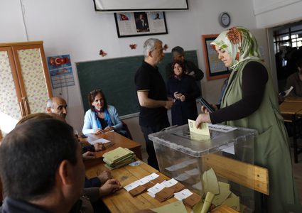 استفتاء حاسم قد يحول النظام البرلماني لرئاسي بتركيا