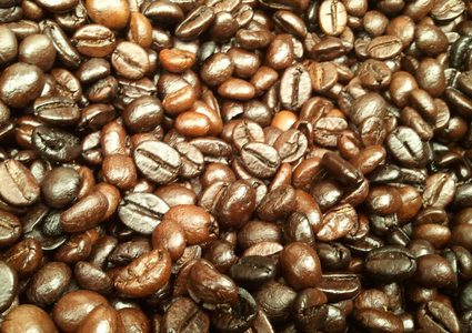 حبوب القهوة لتقشير البشرة