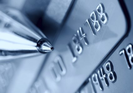 الحكومة الأمريكية "اخترقت النظام المصرفي العالمي"