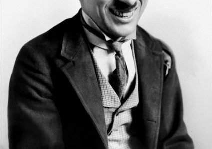 عشاق شابلن يحيون ذكراه